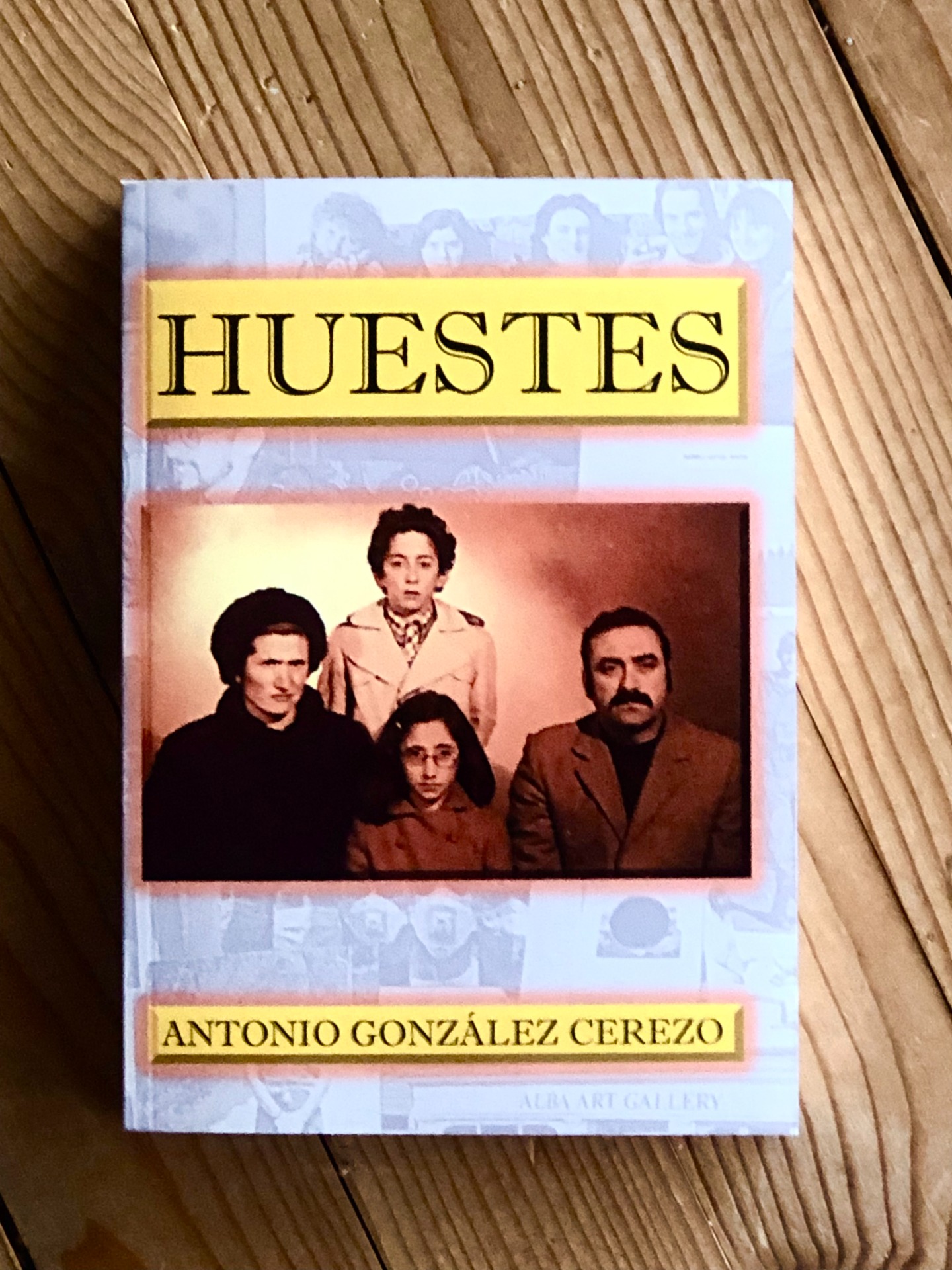 HUESTES. 18€. 14,8 x 21 cm. 396 pag.